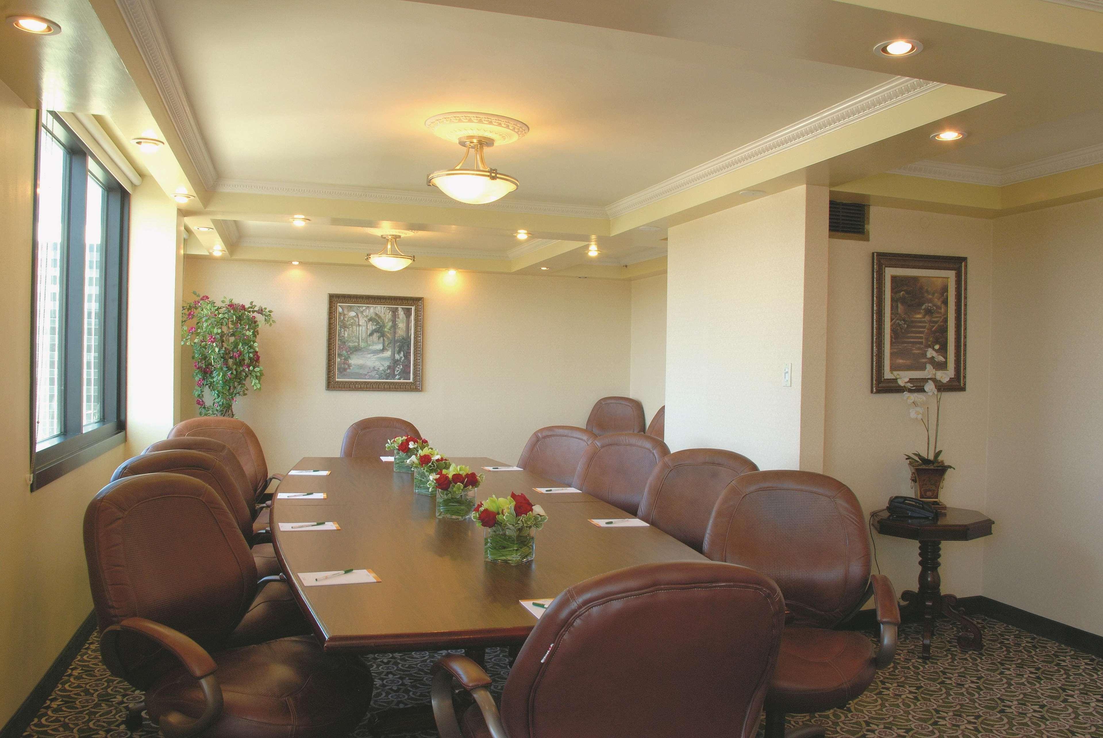 Hilton Garden Airport Hotel Los Ángeles