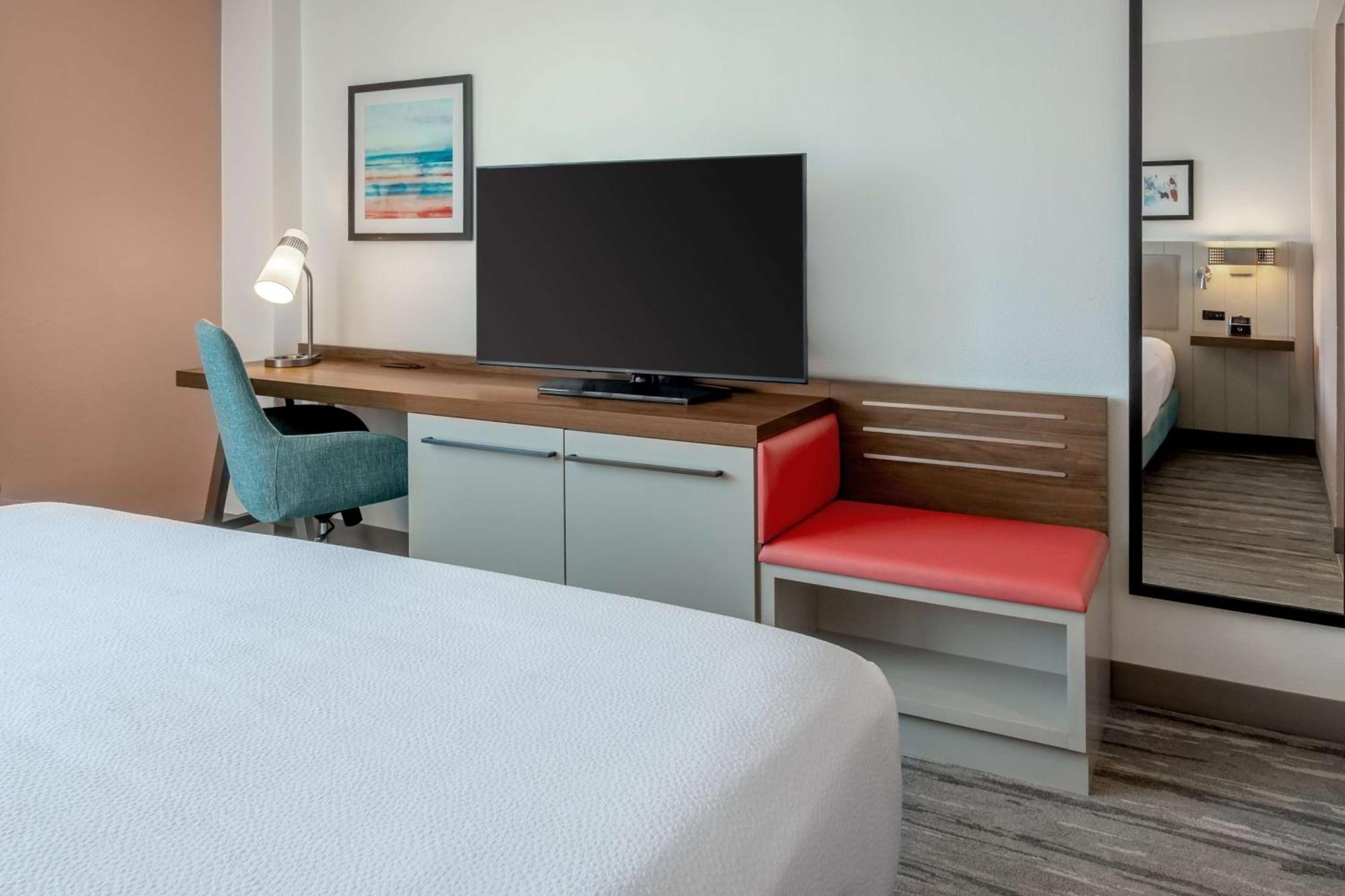 Hilton Garden Airport Hotel 3*