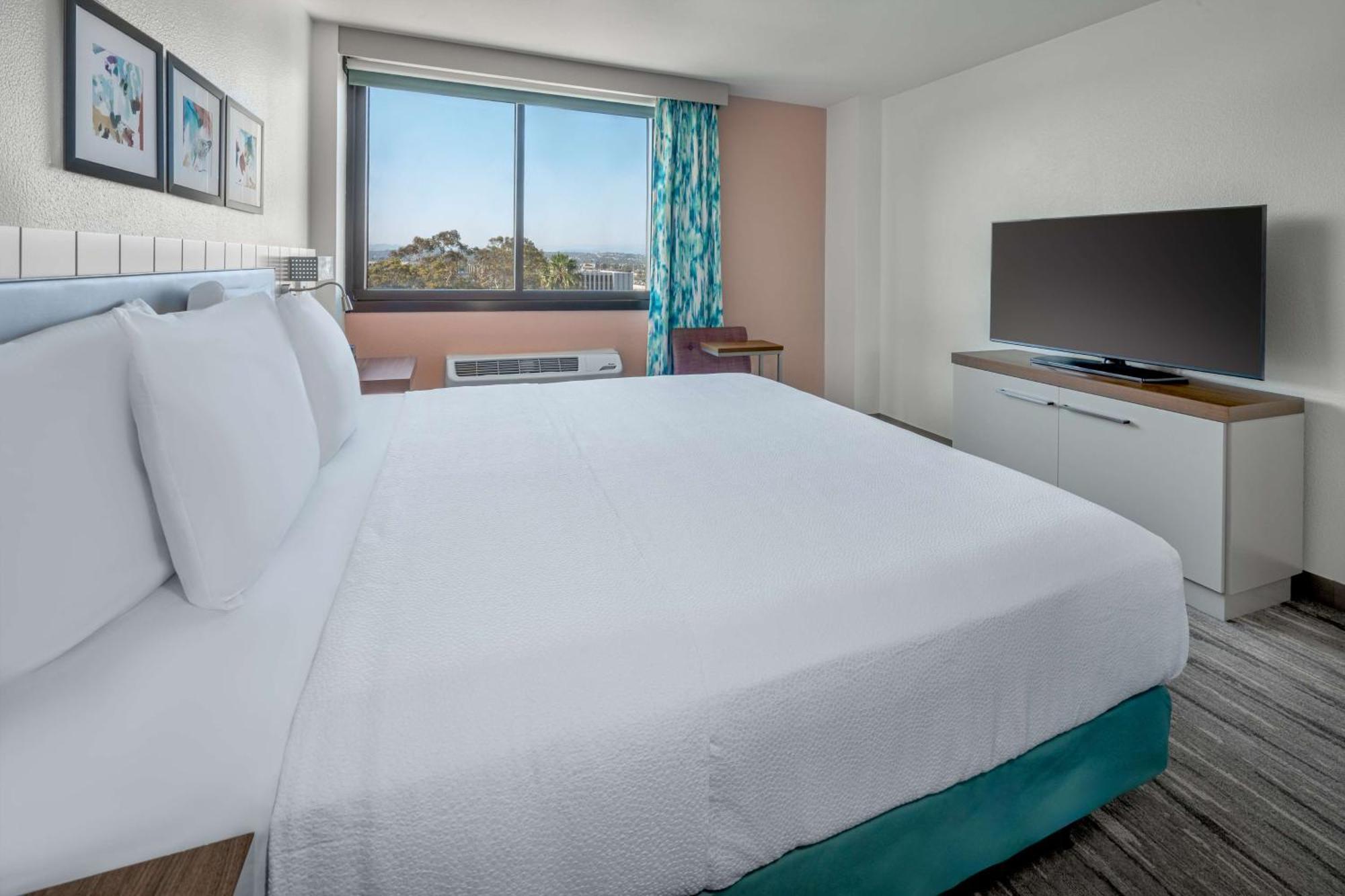 Hilton Garden Angeles Airport Hotel