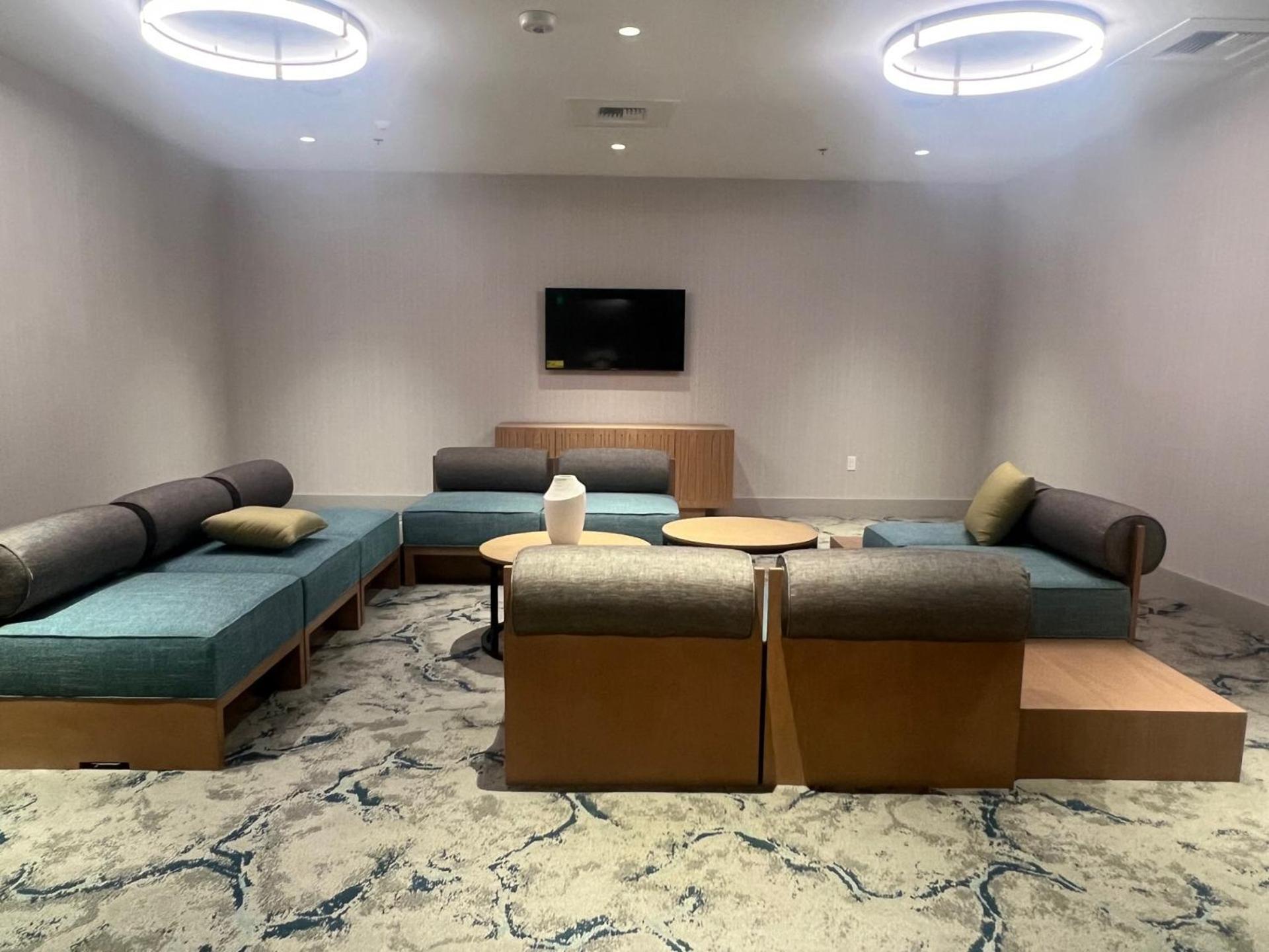 Hotel Hilton Garden Airport 3*