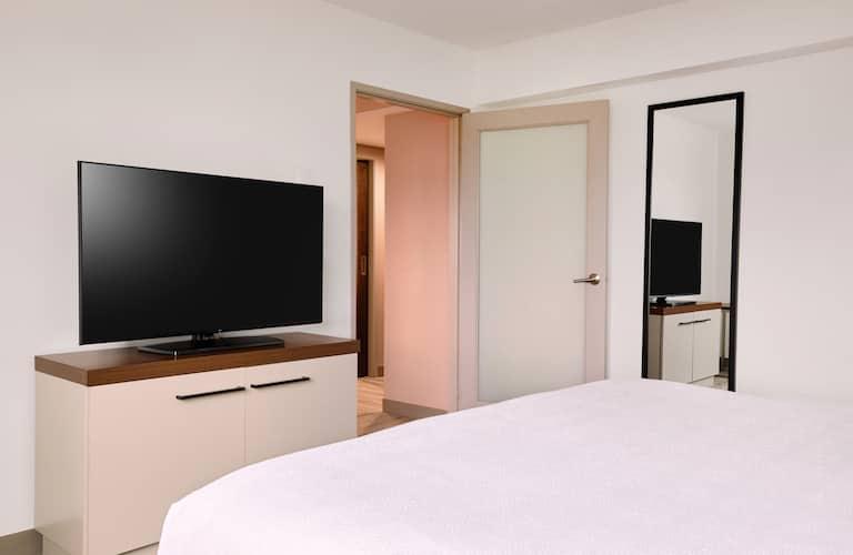 Hilton Garden Angeles Airport Hotel
