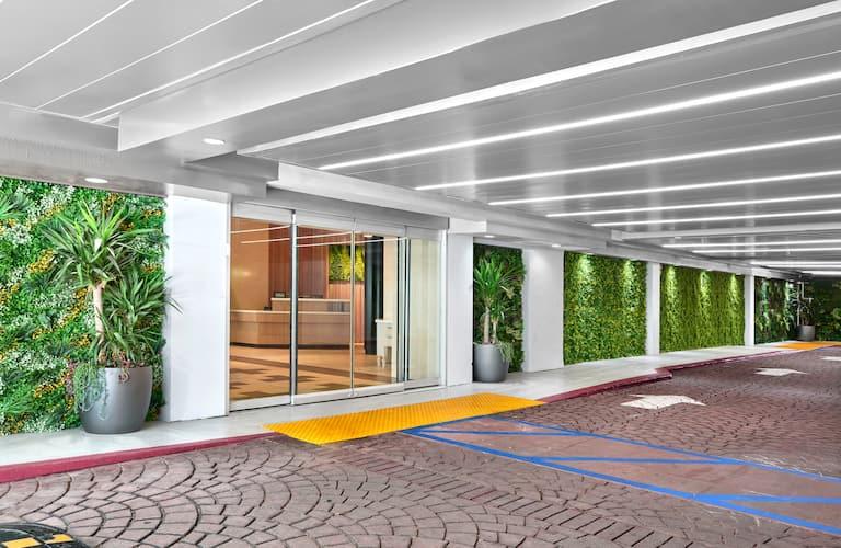 Hilton Garden Angeles Airport Hotel